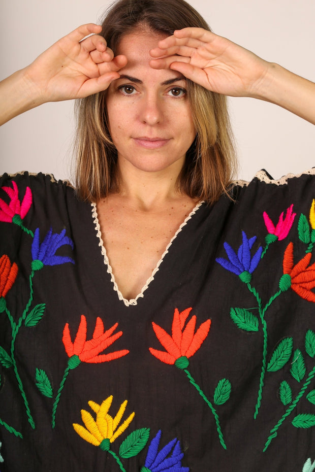 EMBROIDERED KAFTAN LOREYS - sustainably made MOMO NEW YORK sustainable clothing, kaftan slow fashion